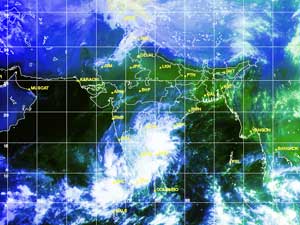 வடகிழக்குப் பருவமழை : முன்னெச்சரிக்கை நடவடிக்கை ஆய்வுக் கூட்டம்