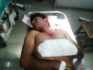 சிறப்பு இளைஞர் காவல் படையை சேர்ந்தவரை கத்தியால் குத்திய 3 பேர் கைது