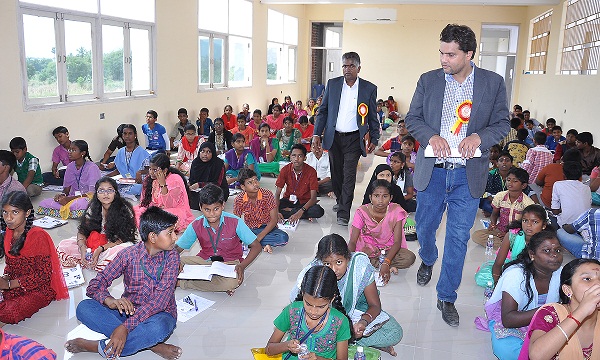 பெரம்பலூர் ஆல்மைட்டி வித்யாலயா பப்ளிக் (சிபிஎஸ்இ) பள்ளியில் திறன் அறித் தேர்வு ஆயிரத்திற்கும் மேற்பட்ட மாணவர்கள் கலந்து கொண்டனர்.