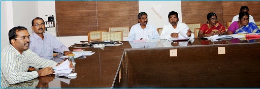 12ஆம் வகுப்புக்கான பொதுத்தேர்வு கண்காணிப்புக் குழுக் கூட்டம் ஆட்சியர் தலைமையில் நடந்தது.