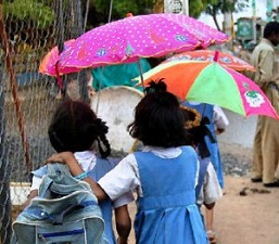 பெரம்பலூர் மாவட்டத்தில் பல்வேறு இடங்களில் விட்டு விட்டு மழை : மக்கள் மகிழ்ச்சி