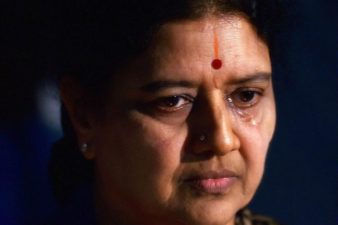 பெங்களூரு சிறையில் சசிகலாவின் சொகுசு வாழ்க்கை தொடருகிறது: தகவல் அறியும் சட்டத்தில் அம்பலம்