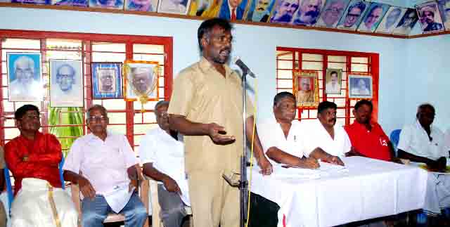 பெரம்பலூர் நகரில் இரவு நேரத்திலும் ஷேர் ஆட்டோ இயக்க அனுமதி கோரி தீர்மானம்