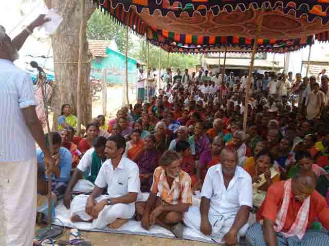 வி.ஏ.ஓ அலுவலகம் மாற்றுவதற்கு எதிர்ப்பு தெரிவித்து பெரம்பலூர் அருகே நான்கு கிராம மக்கள் உண்ணாவிரதம்