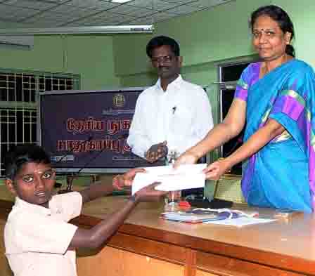 தேசிய நுகர்வோர் பாதுகாப்பு தினம் மற்றும் உலக நுகர்வோர் உரிமைகள் தின விழா பெரம்பலூரில் நடந்தது.