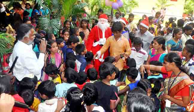 ஆல்மைட்டி வித்யாலயா பள்ளியில் கிறிஸ்துமஸ் மற்றும் புத்தாண்டு கொண்டாட்டம்!