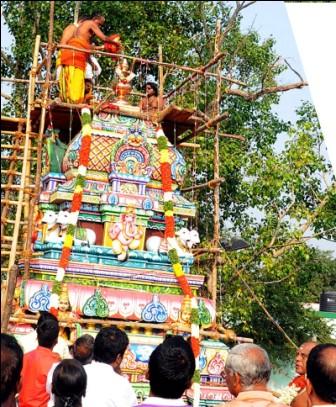 பெரம்பலூரில் கச்சேரி வினாயகர் கோவில் மகா கும்பாபிசேகம் : எம்.எல்.ஏ தமிழ்ச்செல்வன் பங்பேற்பு
