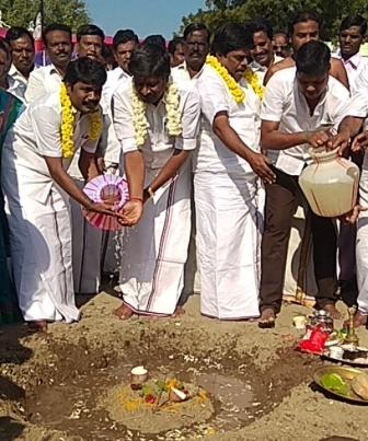 வாலிகண்டபுரம் – வெண்பாவூர் தார்சாலை: பணியை எம்.எல்.ஏக்கள் தொடங்கி வைத்தனர்.