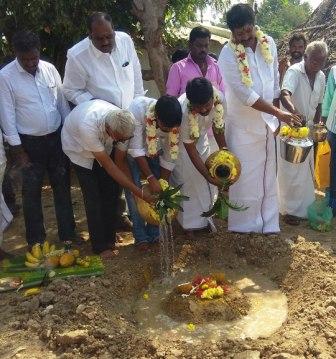 பெரம்பலூர் அருகே ரூ.153.24 லட்சம் மதிப்பில் இரு சாலைப் பணிகள் எம்.எல்.ஏக்கள் தொடங்கி வைத்தனர்