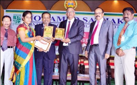 கீழக்கரை முகம்மது சதக் பாலிடெக்னிக் கல்லுாரி சாதனையாளர் விருது வழங்கும் விழா