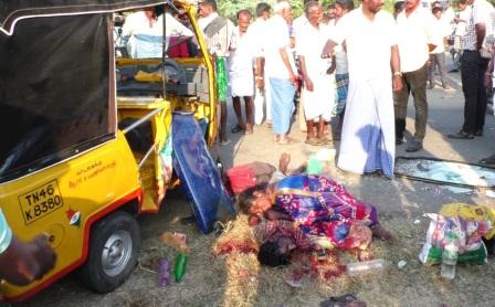 பெரம்பலூர் அருகே ஆட்டோ கவிழ்ந்து விபத்து : தொழிலாளி பலி