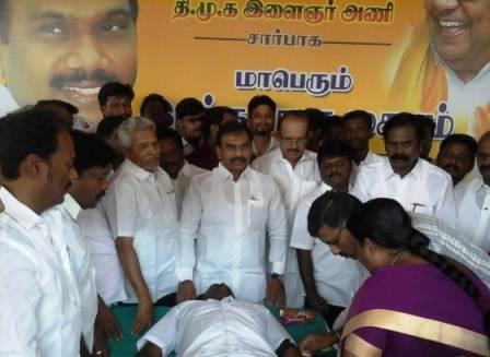 பெரம்பலூர் திமுக இளைஞரணி சார்பில் ரத்ததான முகாம் : ஆ.இராஜா தொடங்கி வைத்தார்.