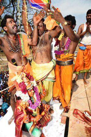 பெரம்பலூர் அருகே உள்ள செங்குணம் கிராமத்தில் கும்பாபிஷேகம்