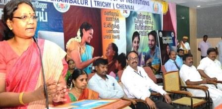 பெண்கள் புதிய விஷயங்கள் தெரிந்து கொள்ள முயற்சிக்க வேண்டும் : பெரம்பலூர் ஆட்சியர் பேச்சு