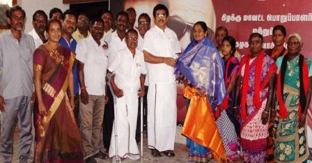 நாமக்கல்லில், மாற்றுக் கட்சியினர் 20 க்கும் மேற்பட்டவர்கள் திமுகவில் இணைந்தனர்.