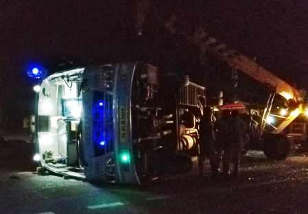 பெரம்பலூர் அருகே ஏற்பட்ட இரு வேறு விபத்துகளில் 3 பேர் பலி: 30க்கும் மேற்பட்டோர் காயம்