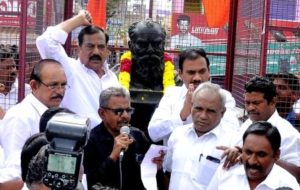 பெரியார் பிறந்த நாள் விழா : பெரம்பலூரில், ஆ.ராஜா மலர்மாலை அணிவித்து மரியாதை