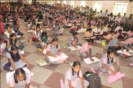 நாமக்கல் மாவட்ட பள்ளி கல்வித்துறை சார்பில் கலா உத்சவ்-2018 போட்டிகள் : ஆயிரம் மாணவர்கள் பங்கேற்பு