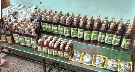 புதுச்சேரி மதுபாட்டில்கள் பேருந்தில் கடத்தல்: நாமக்கல்லில் 5 பெண்கள் கைது ; மது பாட்டில்கள் பறிமுதல்