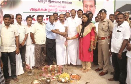 எம்ஜிஆர் நூற்றாண்டு விழா நினைவு சாலை பணிகள்: அமைச்சர் தங்கமணி தொடங்கி வைத்தார்.