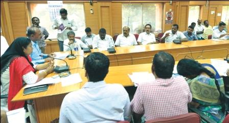 18 வயது நிரம்பியவர்களை வாக்காளர் பட்டியலில் சேர்க்க வேண்டி அரசு பார்வையாளர் வேண்டுகோள்