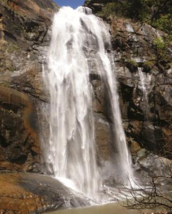 நாமக்கல் கொல்லி மலை ஆகாய கங்கை நீர்வீழ்ச்சியில் தண்ணீர் அதிகரிப்பு