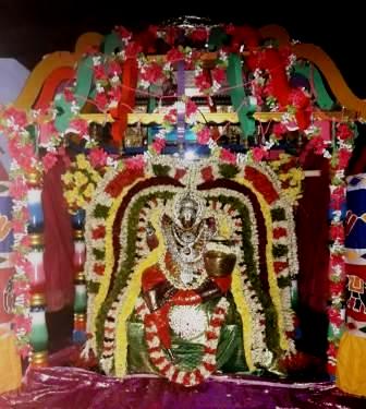 நவராத்திரி ஆறாம் நாள்: வெண்ணைய்தாழி அலங்காரத்தில் அருள்மிகு மரகதவல்லி தயார்