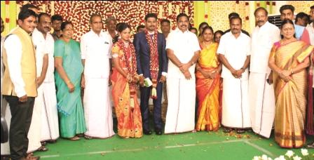 சேந்தமங்கலம் எம்எல்ஏ சந்திரசேகரன் இல்லத்திருமண விழா: முதல்வர் இபிஎஸ் நேரில் வாழ்த்தினார்!