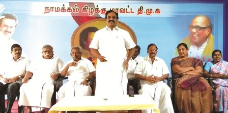 கருணாநிதிக்கு முழு உருவ வெண்கல சிலை : நாமக்கல் நகர திமுக பொது உறுப்பினர்கள் கூட்டத்தில் தீர்மானம்