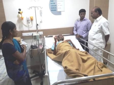 நெல் ஜெயராமனை பாமக நிறுவனர் ராமதாஸ் சந்தித்து நலம் விசாரித்தார்.