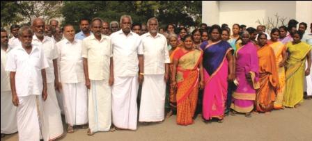 நாமக்கல் அருகே கோவிலில் மது அருந்துபவர்கள் மீது நடவடிக்கை எடுக்கக் கோரி பொதுமக்கள் மனு