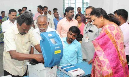 நாடாளுமன்ற தேர்தலை முன்னிட்டு பெரம்பலூரில், வாக்குச் சாவடி அலுவலர்களுக்கு பயிற்சி