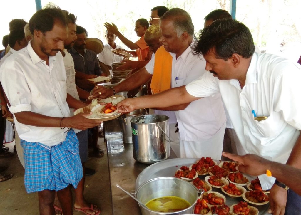 மோடி 2ம் முறையாக பிரதமராக பதவி ஏற்பு: பெரம்பலூரில் பாஜகவினர் கறிவிருந்து!