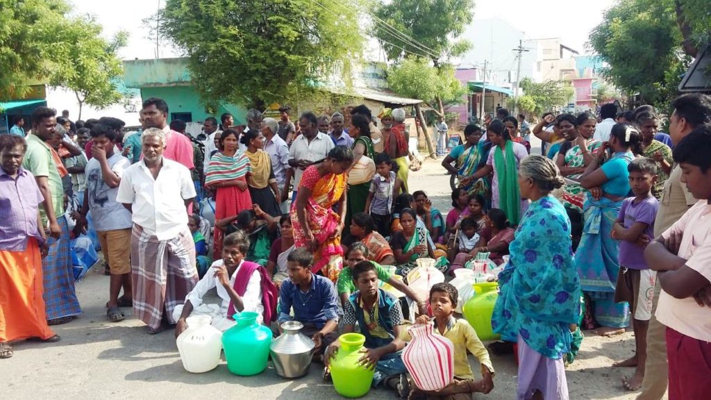 கைகளத்தூர் அருகே குடிநீர் வழங்க கோரி பொதுமக்கள் சாலைமறியல்!