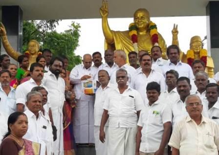 அ.தி.மு.கவின் 48-வது ஆண்டு துவக்க விழா : தலைவர்கள் சிலைக்கு மாலை அணிவித்து மரியாதை!