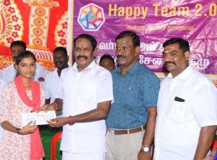 பெரம்பலூர் சமூக வலைத்தள சேவைக்குழு சார்பில் கல்வி உதவித்தொகை
