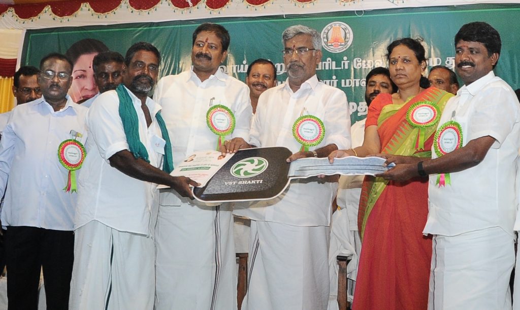 பெரம்பலூர், வேப்பந்தட்டையில் முதலமைச்சரின் சிறப்பு குறைத்தீர்க்கும் திட்டம்; ரூ. 11.54 கோடியில் நலத்திட்ட உதவிகள் அமைச்சர் வெல்லமண்டி நடராஜன் வழங்கினார்.