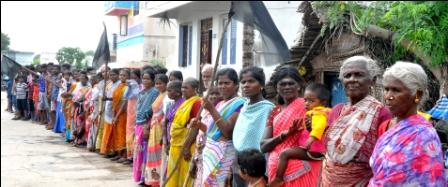 பெரம்பலூர் அருகே உள்ளாட்சி பதவிகள் ஏலம். கருப்புக்கொடி ஏற்றி தேர்தலை புறக்கணிப்பதாக அறிவிப்பு!
