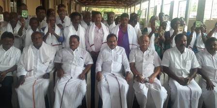 பெரம்பலூரில், ஆ.ராசா எம்.பி முன்னிலையில், மாற்றுக் கட்சியில் இருந்து சுமார் 100 பேர் திமுகவில் இணைந்தனர்.