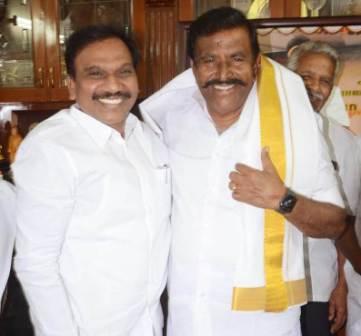 திமுக முதன்மை செயலாளர் கே.என்.நேருவிற்கு, ஆ.ராசா பட்டாடை அணிவித்து வாழ்த்து!