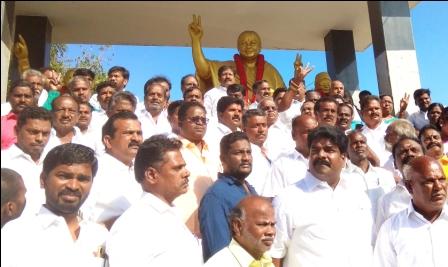 எம்.ஜி.ஆர்., 103வது பிறந்த நாள் : பெரம்பலூரில் அதிமுகவினர் மாலை அணிவித்து மரியாதை!!