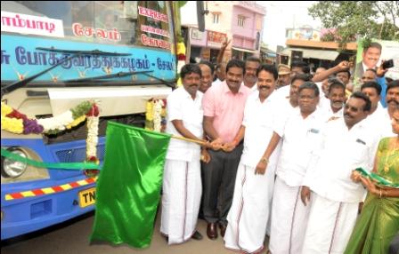 பூலாம்பாடியில் 6 புதிய அரசுப் பேருந்து இயக்கம்: தொழிலதிபர் டத்தோ பிரகதீஷ்குமார் கொடியசைத்து தொடங்கி வைத்தார்.