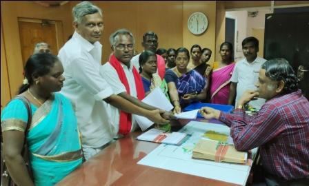 100 நாள் வேலை கேட்டு பெரம்பலூரில் விவசாய தொழிலாளர் சங்கத்தினர் ஆர்.டி.ஓ-விடம் மனு