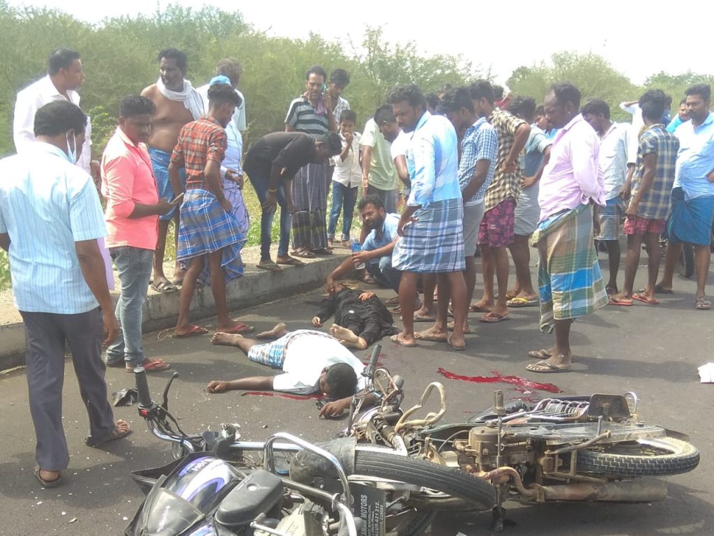 பெரம்பலூர் அருகே டூவீலர்கள் நேருக்கு நேர் மோதல்: 10ம் வகுப்பு மாணவி பலி; 13 வயது சிறுவன் உட்பட இருவர் கவலைக்கிடம்