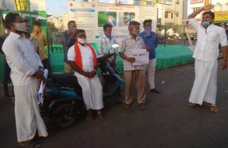போரில், வீரமரணமடைந்த இந்திய ராணுவ வீரர்களுக்கு அஞ்சலி, சைனாவை கண்டித்து பெரம்பலூரில் கண்டன ஆர்ப்பாட்டம்!!