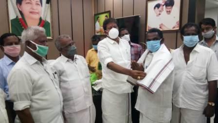 மாற்று கட்சிகளை சேர்ந் 50 பேர், ஆர்.டி.ராமச்சந்திரன் எம்.எல்.ஏ முன்னிலையில், பெரம்பலூர் அதிமுகவில், இணைந்தனர்.