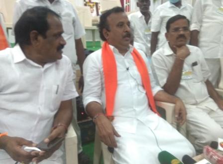 சட்ட விரோத கல்குவாரிகள் மீது கலெக்டர் நடவடிக்கை எடுக்க பெரம்பலூர் பாஜக கூட்டத்தில் தீர்மானம்!