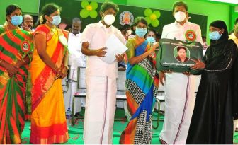 பெரம்பலூர் மாவட்டம் தேனூர் கிராமத்தில், அம்மா மினி கிளினிக்; எம்.எல்.ஏக்கள் முன்னிலையில் கலெக்டர் திறந்து வைத்தார்.
