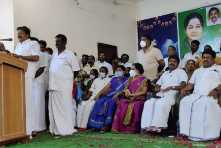 வேப்பந்தட்டையில், அ.தி.மு.க ஒன்றிய செயல்வீரர்கள் கூட்டம் : எம்.எல்.ஏக்கள் கலந்து கொண்டனர்.