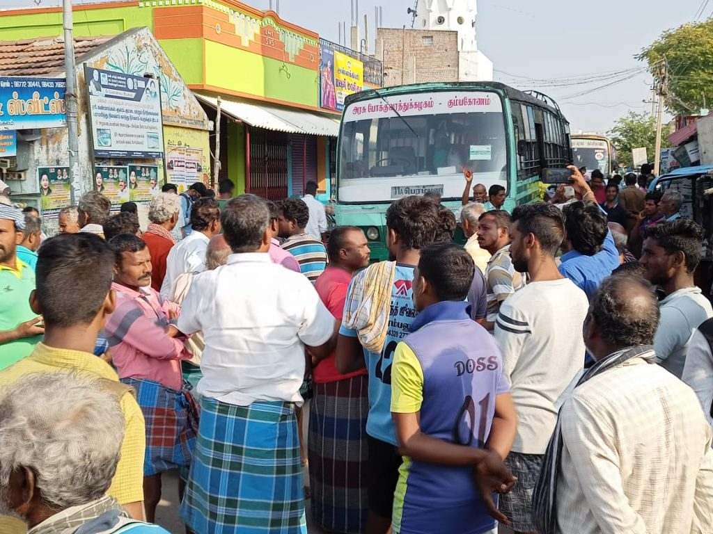 பெரம்பலூர் அருகே விசுவக்குடி நீர்த் தேக்கத்தில் இருந்து வீணாக தண்ணீர் திறந்து விட விவசாயிகள் எதிர்ப்பு!